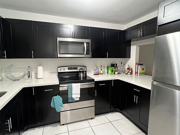 3rd image of 9410 Live Oak Pl APT 204
