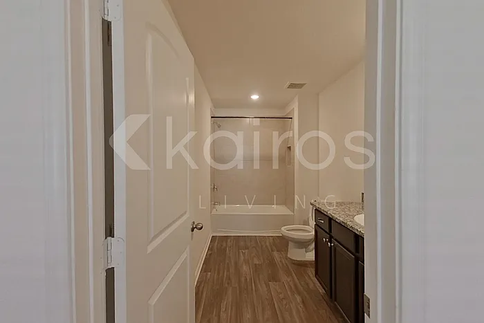 906 Shady Brk — Photo 17
