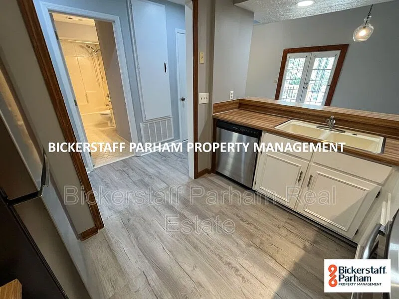 3 bed, 2.0 bath, 1453 sqft, $1,200 — Photo 4