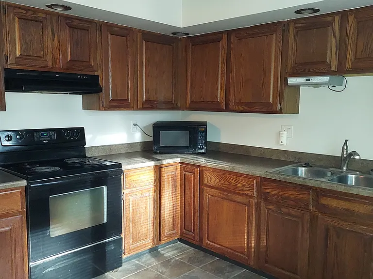 1908 S Marday Ave — Photo 7