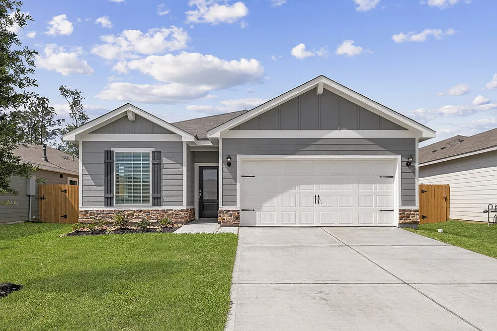 3 bed, 2.0 bath, 1552 sqft, $1,803 — Photo 1