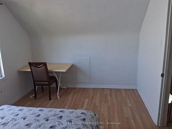 3rd image of 11 Ellington Dr