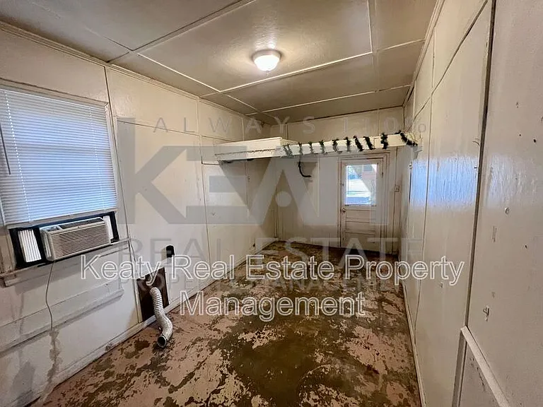 409 Silkwood St — Photo 8
