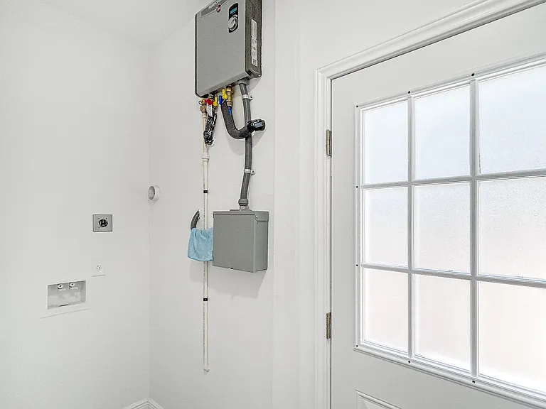 438 Gulf St — Photo 10