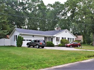 108 Squantum Dr, Warwick, RI 02888
