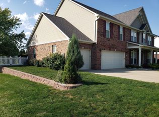 852 S Raylee Garden Dr, New Palestine, IN
