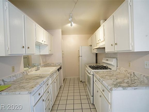 5th image of 3619 Villa Knolls East Dr