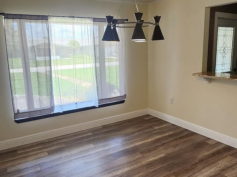 570 Capri Rd — Photo 10