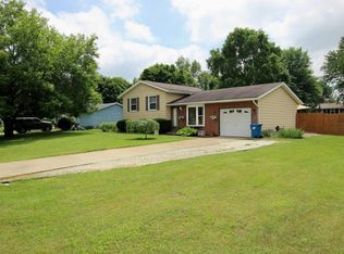 18422 Brewster Dr, Bristol, IN 46507