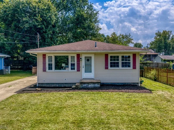 2876 Farmdale Rd, Akron, OH 44312