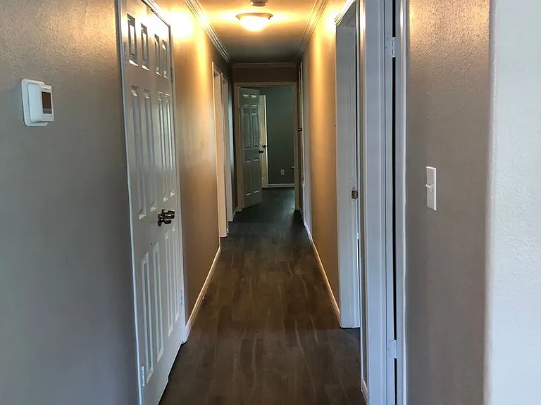109 Varsity Dr — Photo 17