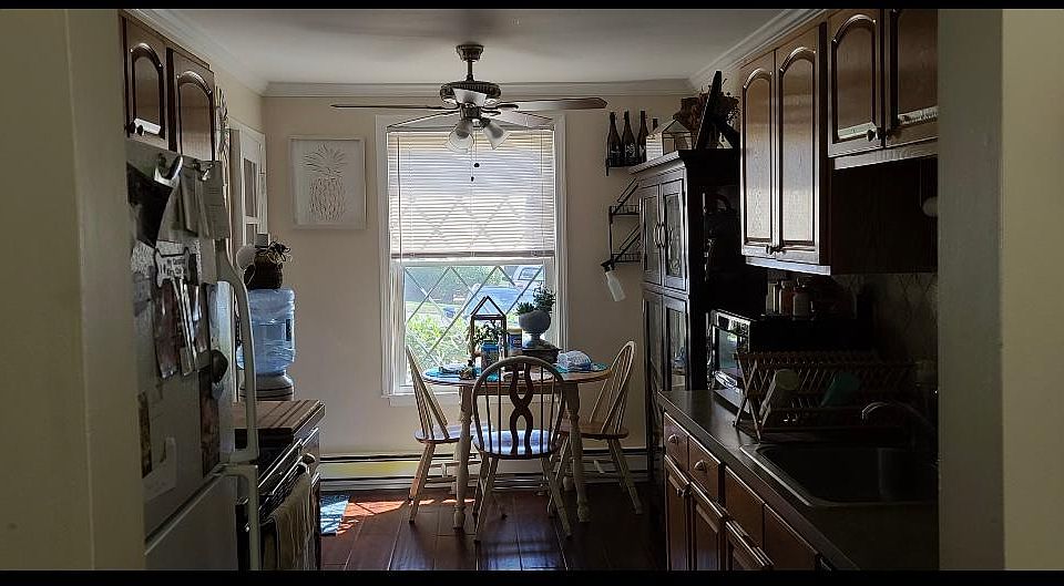 1st image of 464 Sierra Vista Ln #464