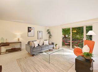 11208 NE 68th St APT 122, Kirkland, WA