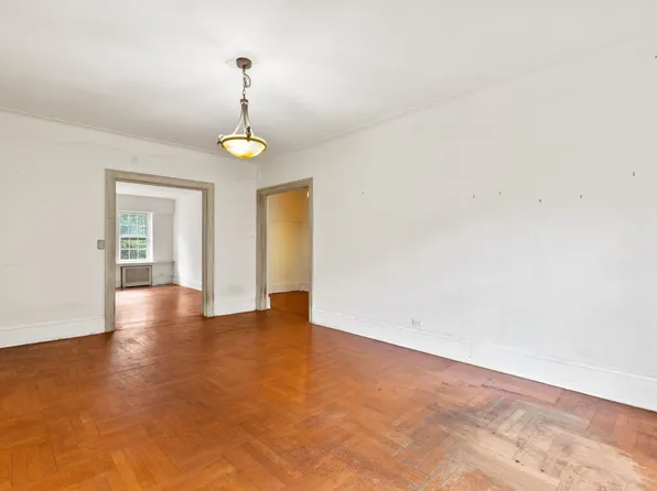 525 West 238th Street image 6 of 30