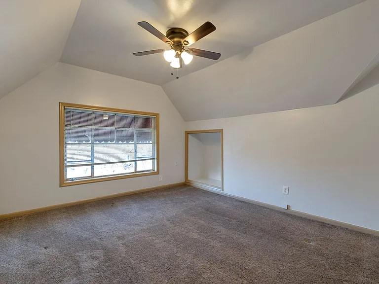 2530 S Gramercy Ave — Photo 4