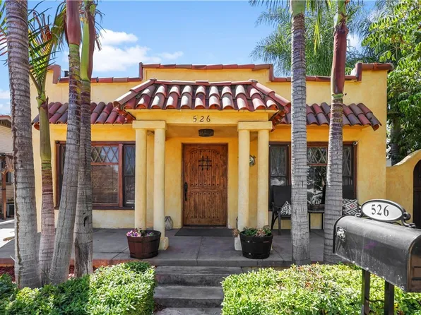 526 W 11th St, Corona, CA 92882