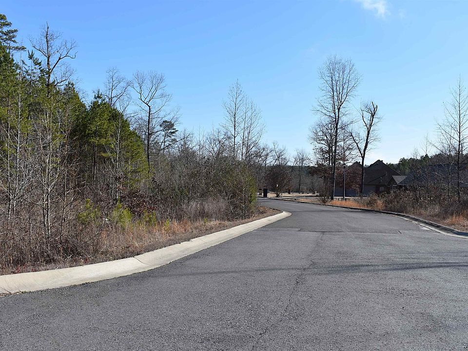 2nd image of Oak Creek Dr