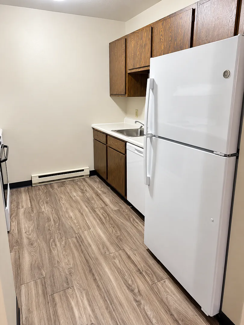 Park Ridge Apartments — Photo 3