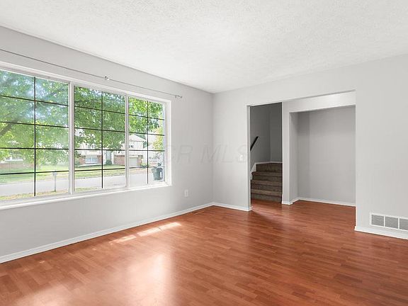 4th image of 3699 Big Walnut Dr