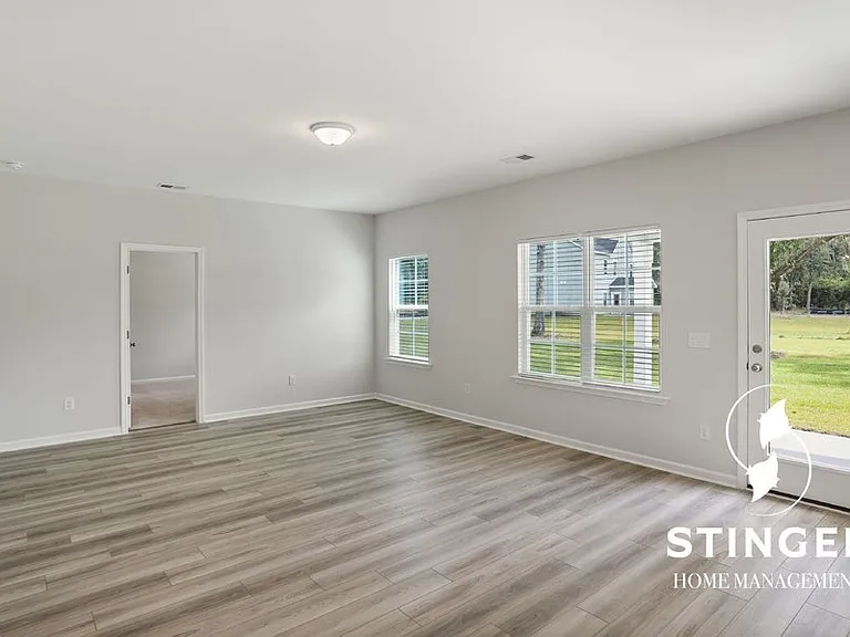103 Grange Ln — Photo 8