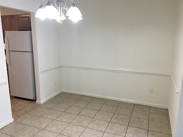 414 Sedgewick Ct — Photo 5