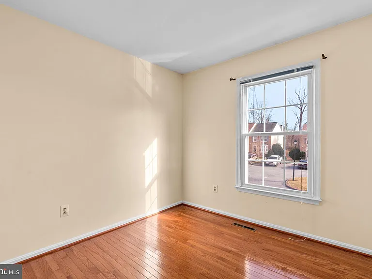 8871 Manahan Dr — Photo 18