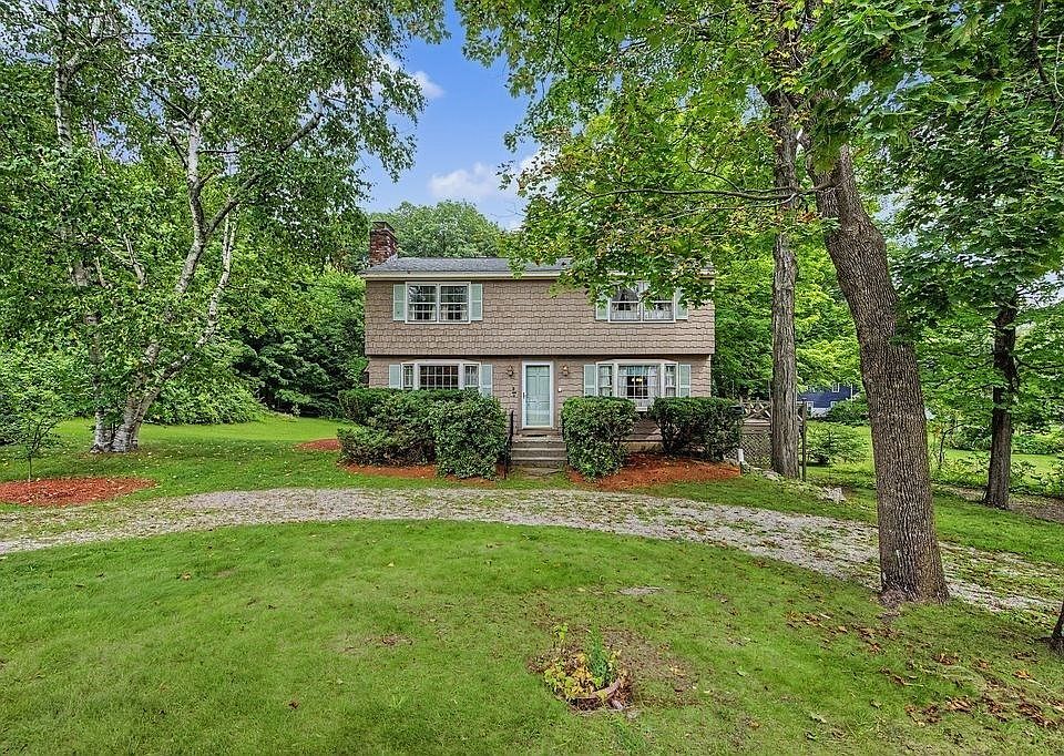 1st image of 8 Sullivan Ave