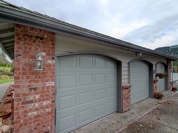 3 car garage/shop
