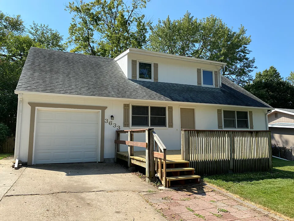3633 SW 38th Ter