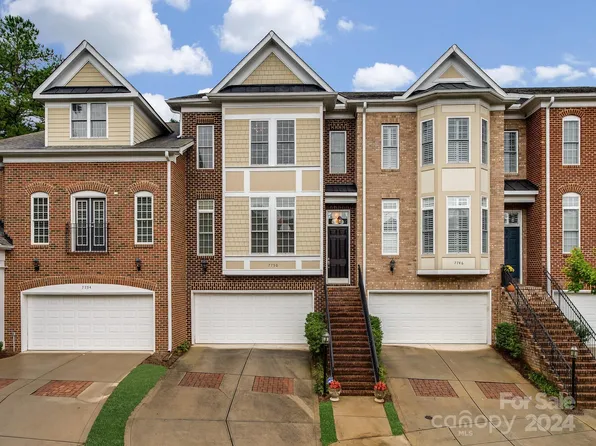 7750 Springs Village Ln, Charlotte, NC 28226