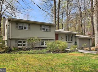 6357 Crosswoods Dr, Falls Church, VA 22044