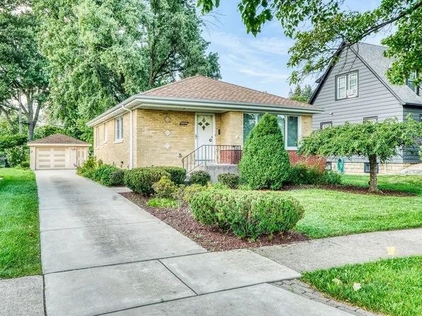 9026 Roach Ave, Brookfield, IL 60513