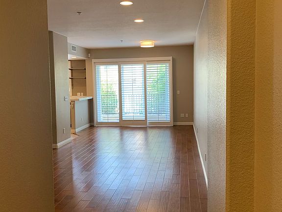 5th image of 286 N Madison Ave Unit 302