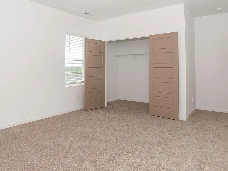 1628 Haltwhistle St — Photo 37