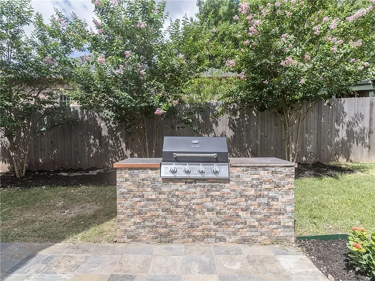 6506 Bramber Ln — Photo 24