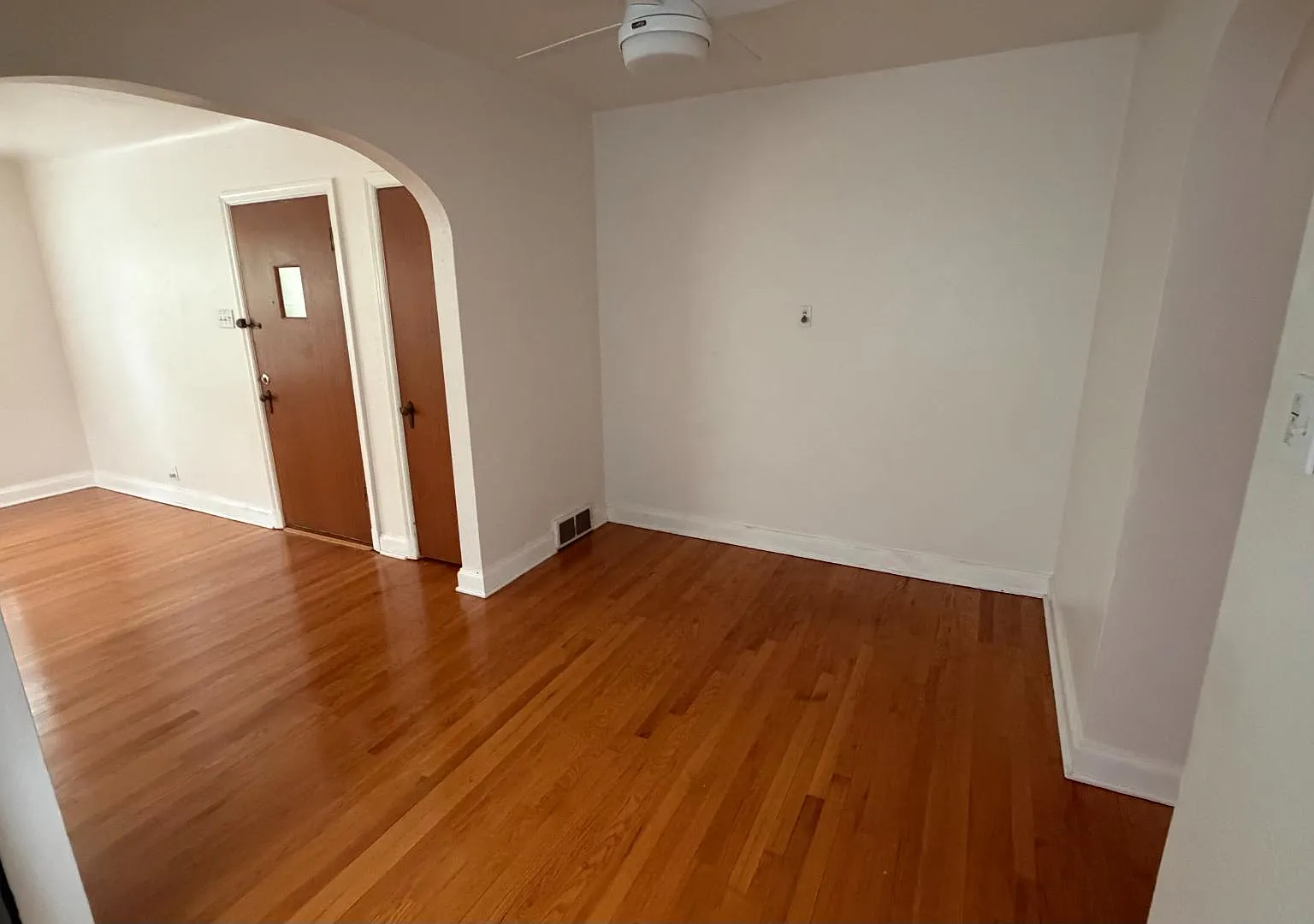 6663 Devonshire Ave - 2E — Photo 4