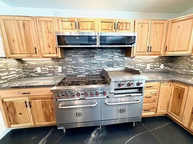 239 Nancy St — Photo 19