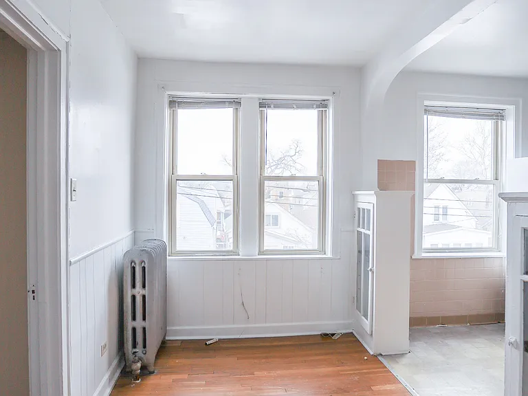 4730 W Addison St #1B — Photo 6