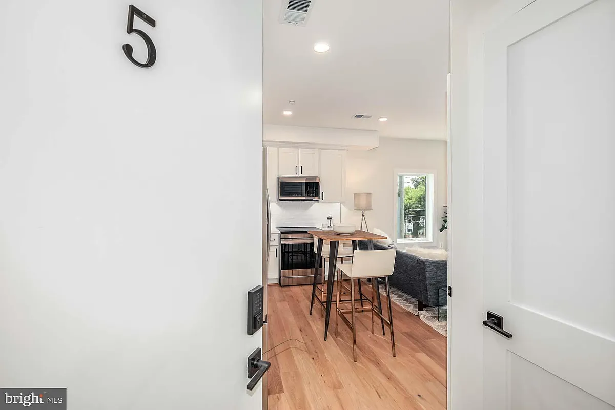Building Photo - 1818 Rhode Island Ave NE #6