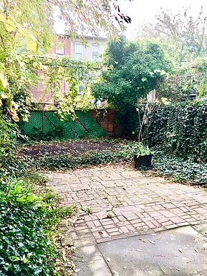 Rented by Flateau Realty | media 7