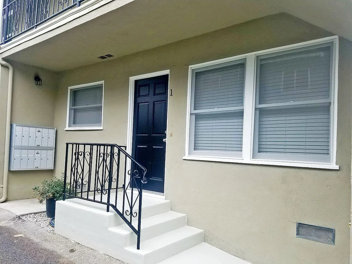 Building Photo - 15158 Dickens St #1
