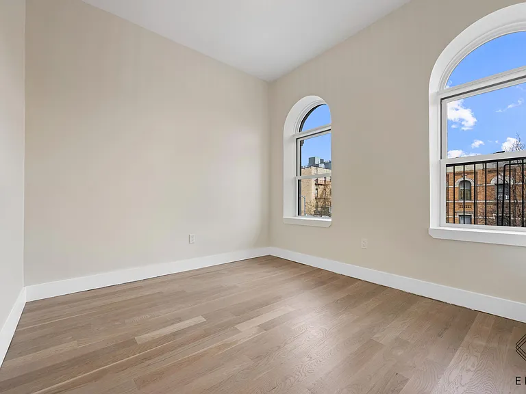 1080 Rogers Ave #4R — Photo 7