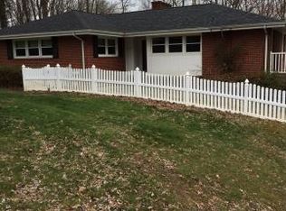 3704 Skyland Dr, Kingsport, TN 37664