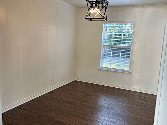 3rd image of 3611 Cedar Lake Dr
