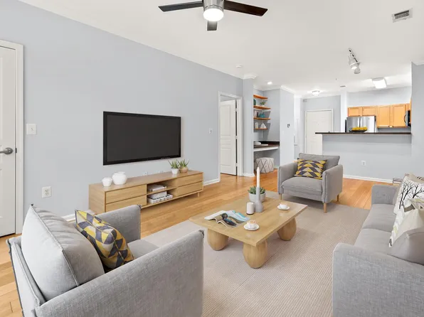 12000 Market St APT 232, Reston, VA 20190