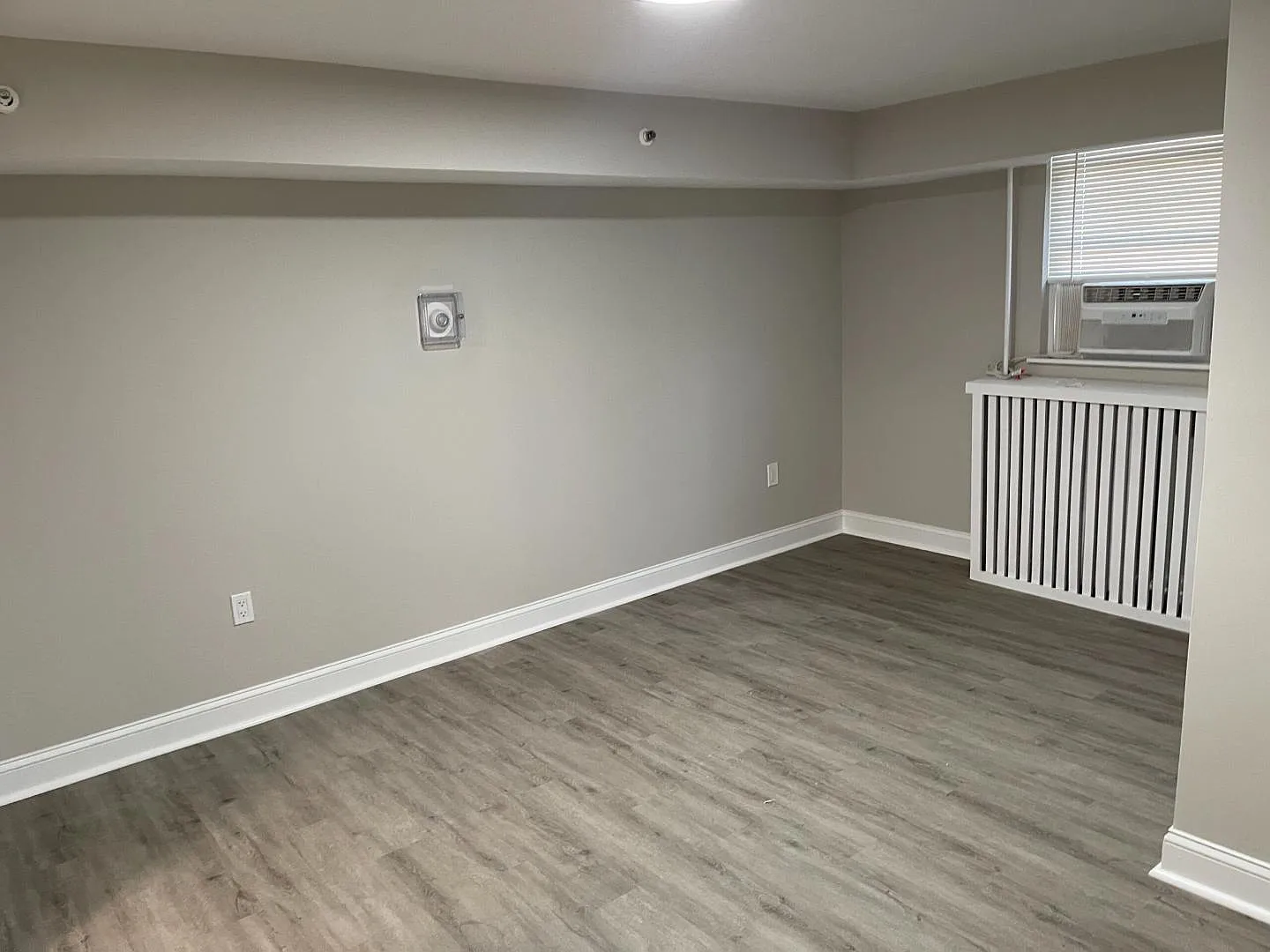 600 Main and 509 Montgomery Streets - 101 #7 - 1 Bed — Photo 3