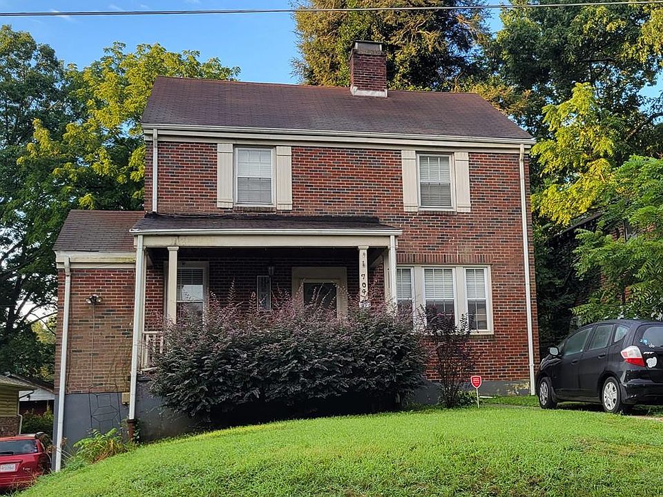 1st image of 704 Circle Ct
