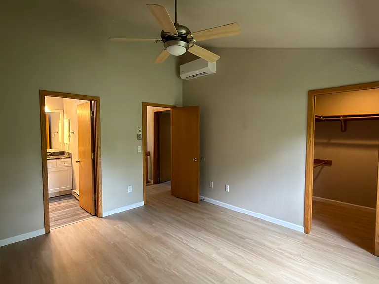 1037 Driftwood Dr — Photo 13