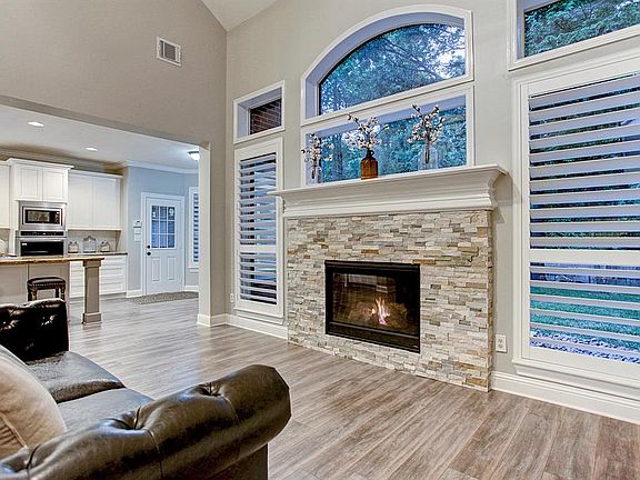 5th image of 3010 Brook Shore Ct