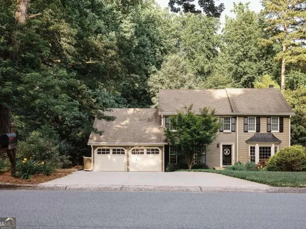 2562 Chimney Springs Dr, Marietta, GA 30062